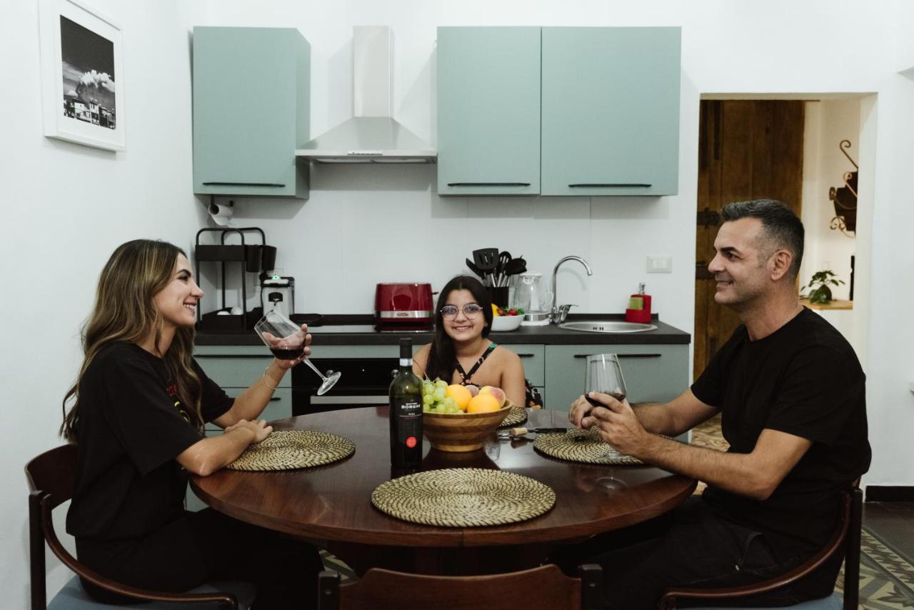 Ciuriddia Home By Homes4Holidays Катания Екстериор снимка